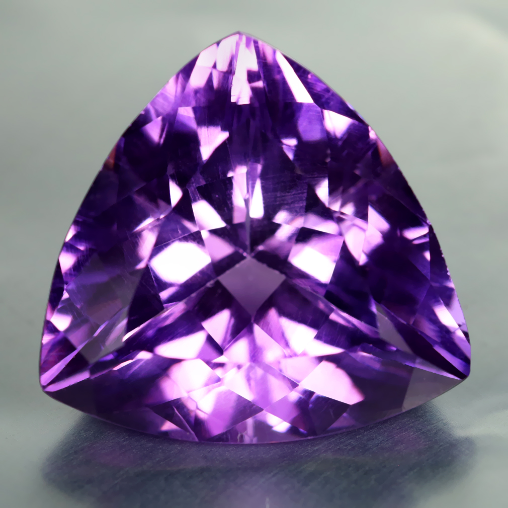 Gemstones 凛 15.20 ct Trillion (17.48 x 17.38 mm) Brazil Natural Purple