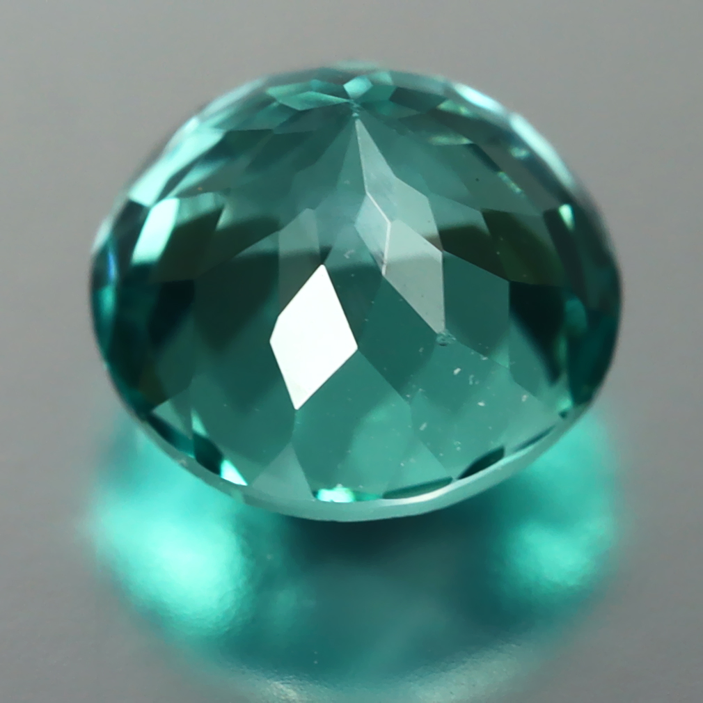 ボリビア産アパタイト 1.10 ct First-class Round (6.08 x 6.07 mm) Brazil Paraiba Blue