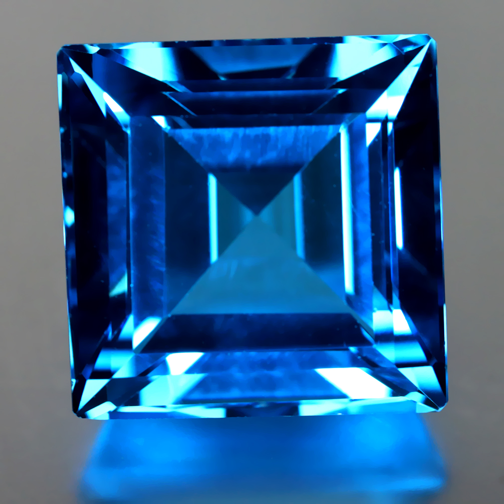 22.79 ct Great looking Princess (15.03 x 15.00 mm) Brazil Swiss